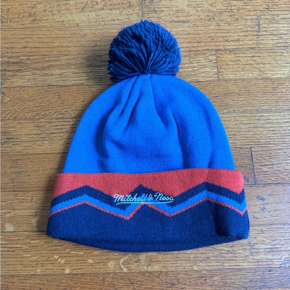 Mitchell & Ness OKC Thunder Cuffed Knit Beanie With Pom - Picture 2 of 3